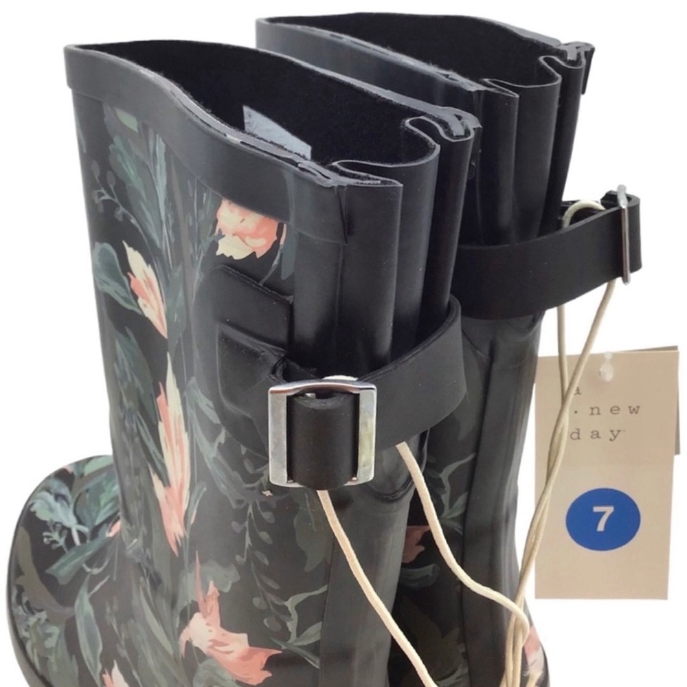 A New Day “Floral” Vicki Rubber Boots (NWT) (Size: 7) - Picture 12 of 16